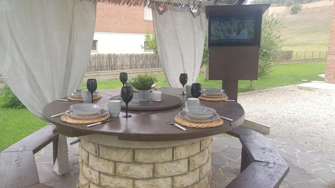 Elegante casa con wifi e giardino immersa nel verde VAL D'ORCIA DELUXE San Giovanni dʼAsso Esterno foto